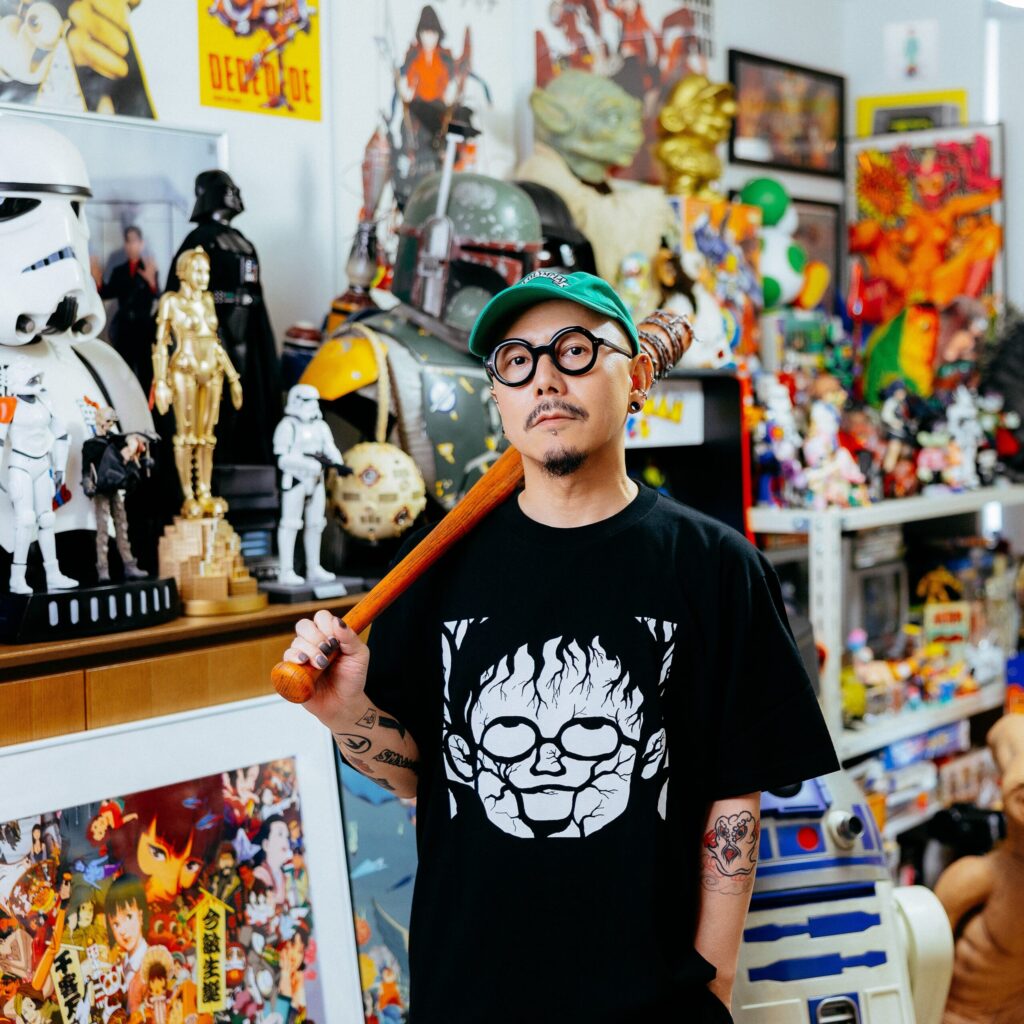 あえて路地裏を歩くのはなぜ？　コラージュアーティストのQ-TA　未知の素材との遭遇が楽しみ
